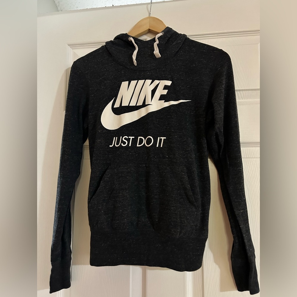 Nike women’s lightweight hoodie size S